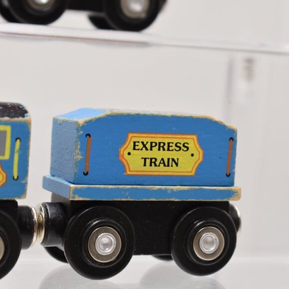 Melissa and Doug Wood Express Train Set Pieces Engine Coal Car Lot of 2 - 4 pcs - Picture 5 of 13